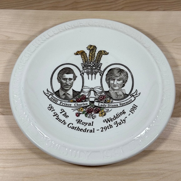 Vintage Collectable Royal Wedding Plate Prince Charles & Diana, Myott-Meakin - Picture 1 of 6